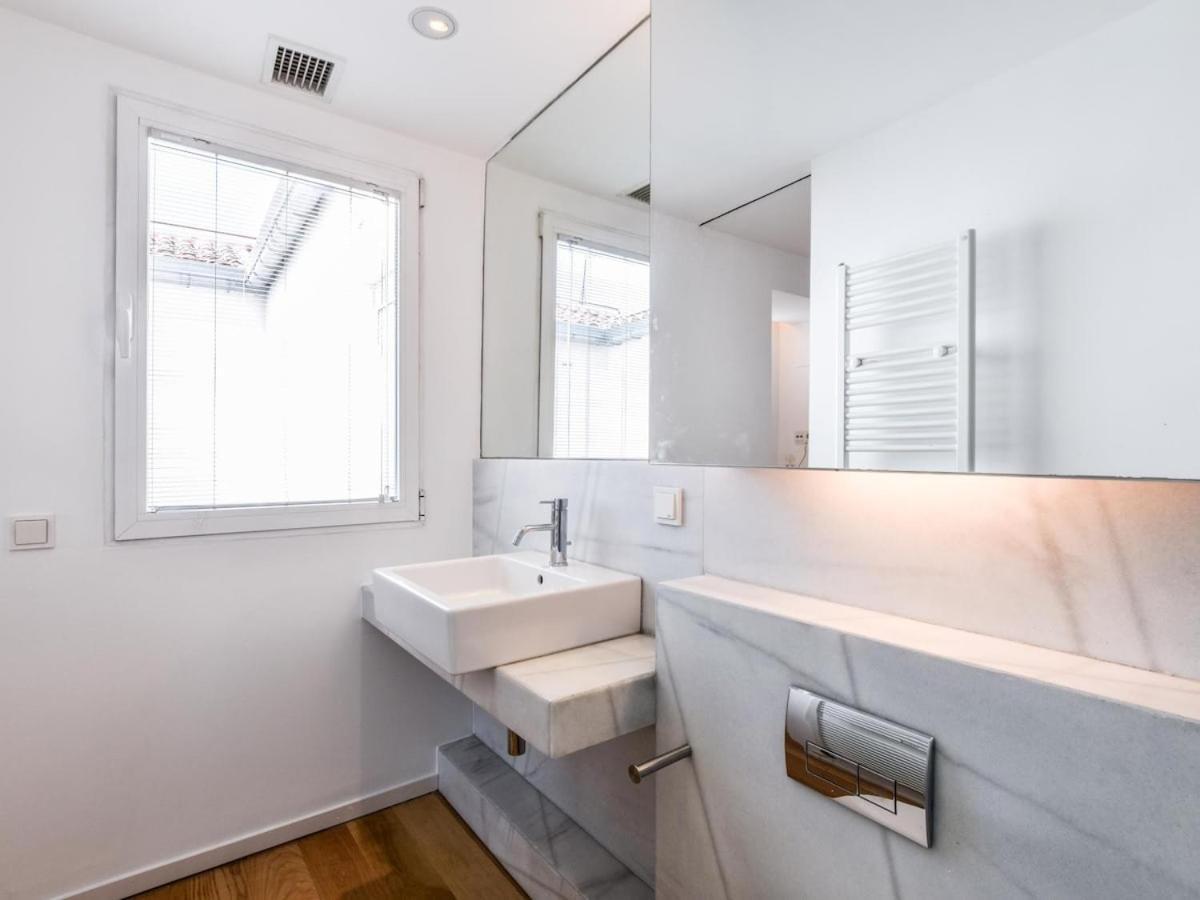 Apartamento De Diseno De Lujo En Lavapies Alquiler Temporal Madrid Kültér fotó